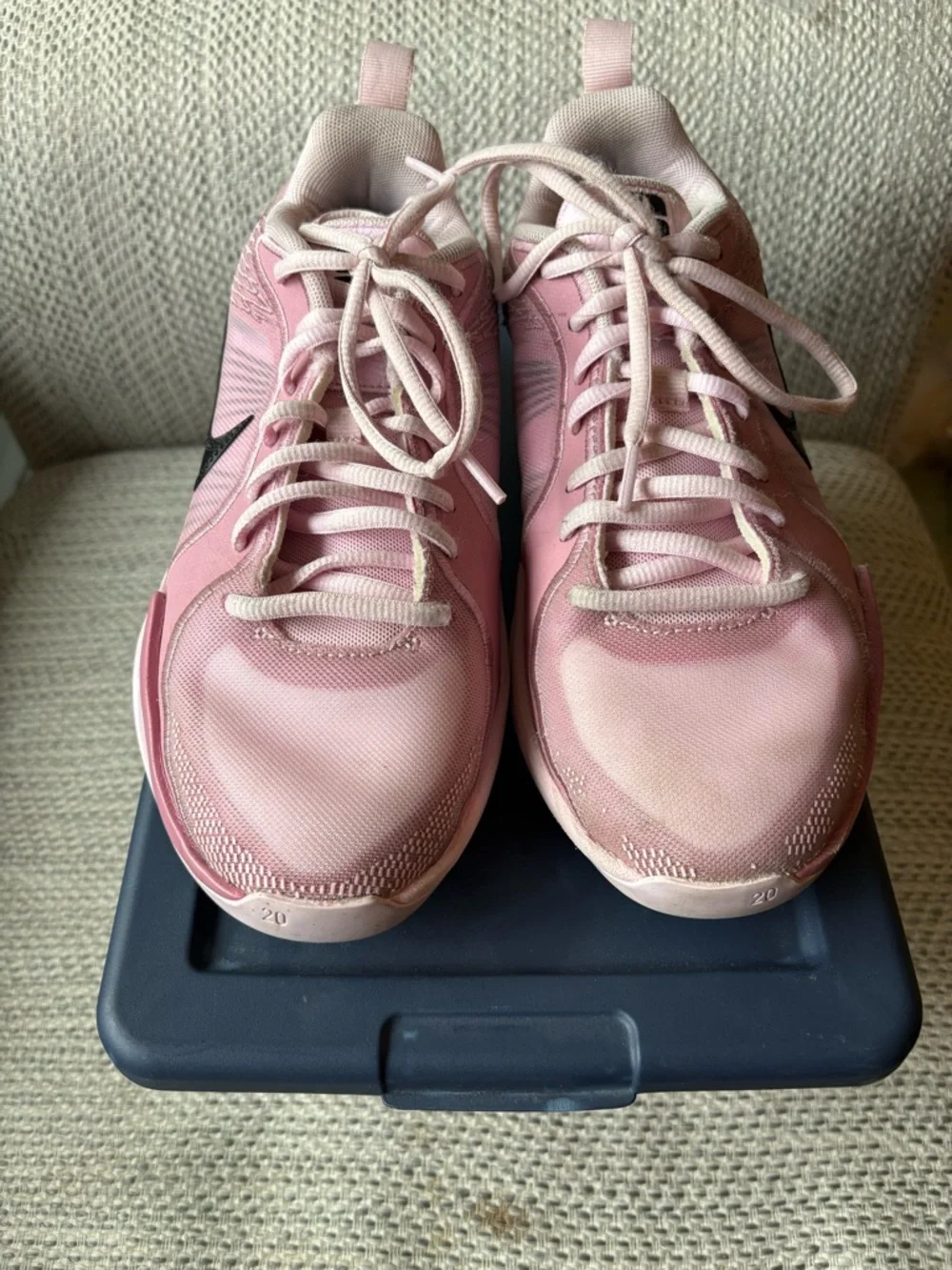 NIKE Boy’s Pink Sneakers Size 5